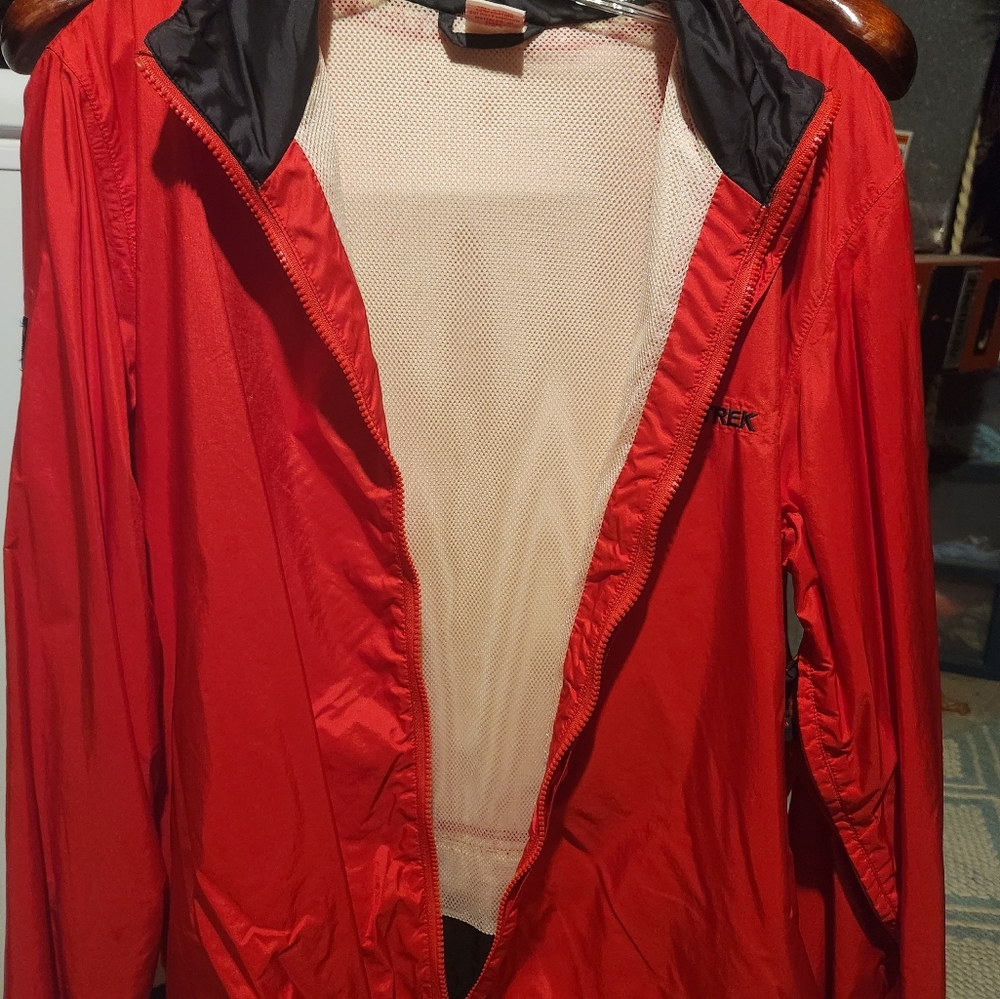 Trek bicycle racing windbreaker, Red , Medium